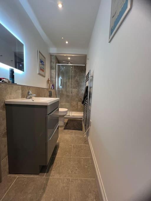 Self-Contained Ensuite Double Or Twin Bedroom In Pentir Bangor  Luaran gambar